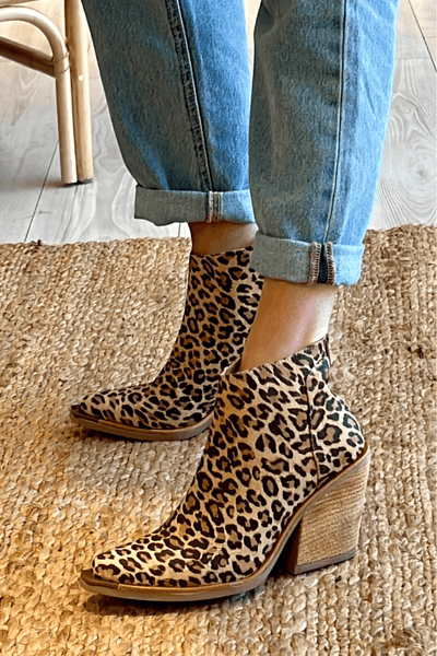 Raven | Pointed Toe Cowboy Boots