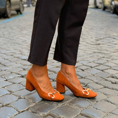 Celeste | Elegant Pumps with Gold Detail