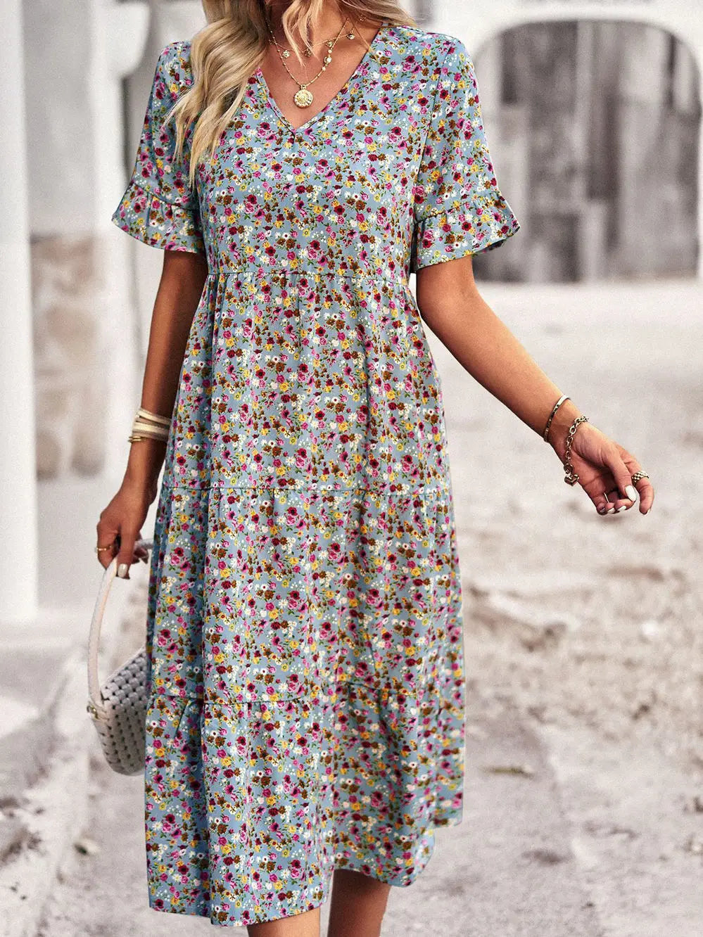 Layla | Chic V-Neck Floral Dress