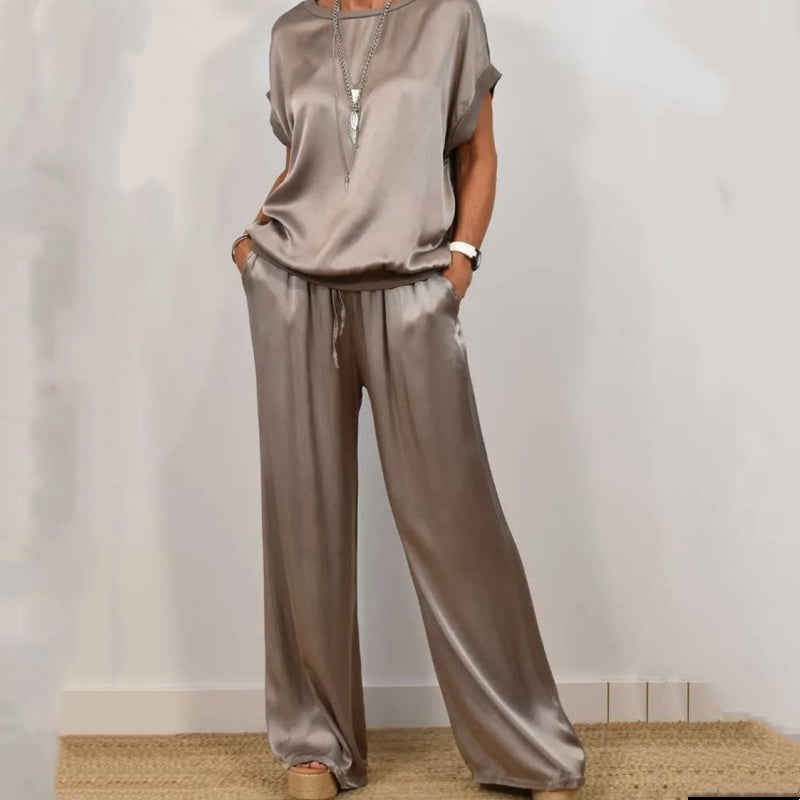 Camila | Two-Piece Relaxed Set